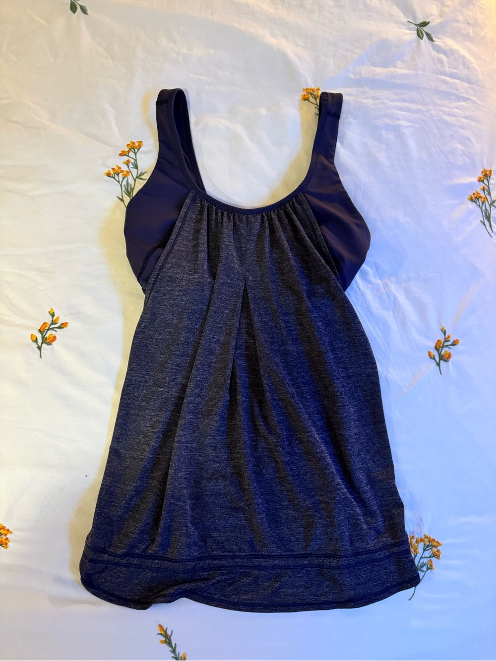 Lululemon Active Tank Top built in sports bra size 8